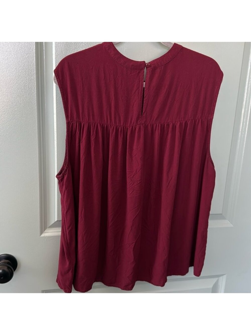 Sleeveless top - Picture 3 of 4